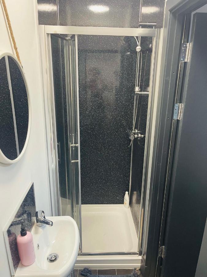Elegant Studio1 Netflix Bathroom Close To Beach Swansea Eksteriør billede