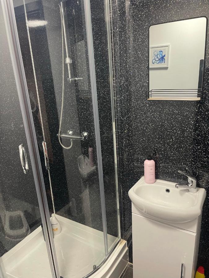 Elegant Studio1 Netflix Bathroom Close To Beach Swansea Eksteriør billede